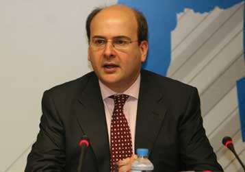 Αλλάζει το θεσμικό πλαίσιο για την έρευνα και εκμετάλλευση πετρελαίου