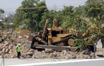 Έπιασαν δουλειά οι πράσινες μπουλντόζες στον Βοτανικό