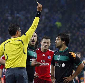 Χάνει τον τελικό του Κυπέλλου UEFA και ο Μερτεζάκερ