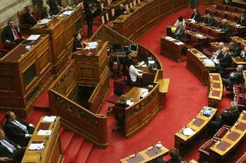 Πυρά κατά της κυβέρνησης από Αριστερά και ΛΑΟΣ στη συζήτηση για τη νεολαία