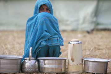 Σε απόγνωση οι κάτοικοι της κοιλάδας Σουάτ στο Πακιστάν, ενώ συνεχίζονται οι μάχες