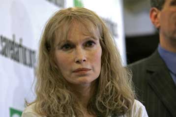 Έληξε η Μία Φάροου την απεργία πείνας για το Νταρφούρ