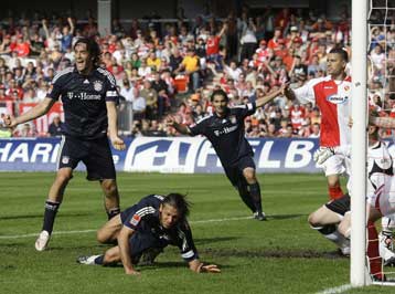 Νέα ανατροπή στην Bundesliga με τη Μπάγερν να «πιάνει» κορυφή