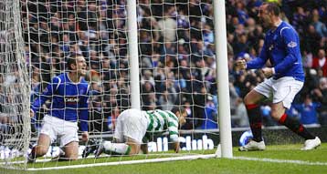 Οι Ρέιντζερς πήραν κεφάλι στα πλέι οφ και το ντέρμπι από την Σέλτικ