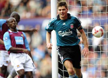 Νίκησε και περιμένει τα κυριακάτικα ντέρμπι η Λίβερπουλ