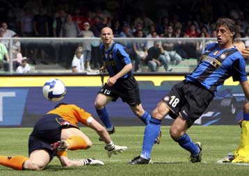 Μίλαν και Γιουβέντους δεν εκμεταλλεύτηκαν την ισοπαλία της Ίντερ