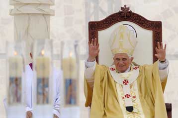 «Μην ξεχάσετε την χριστιανική σας παράδοση» ζητά από τους πιστούς ο Πάπας Βενέδικτος