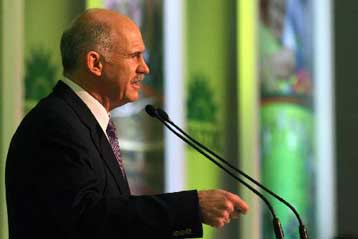 Φίμωση της αλήθειας καταγγέλλει ο Γ.Παπανδρέου για το κλείσιμο της Βουλής