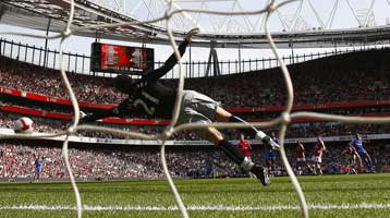 Κρατά την πρωτιά η Μάντσεστερ Γ., στην Αρσεναλ ξέσπασε η Τσέλσι