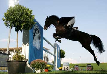 Ο Ρουμάνος Βελέα μεγάλος θριαμβευτής στο Πανελλήνιο πρωτάθλημα υπερπήδησης εμποδίων