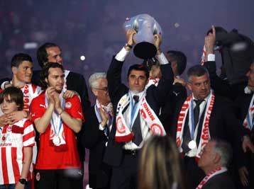 Απο τον… Βέρτη στο Ανόι ο Ολυμπιακός για το φιλικό με το Βιετνάμ