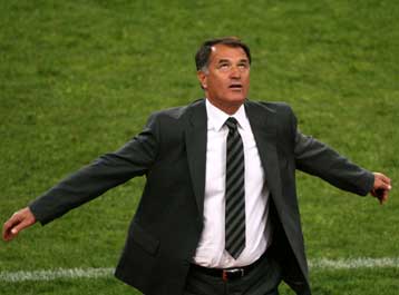 Ανακουφισμένος ο Μπάγεβιτς, απογοητευμένος ο Ουζουνίδης