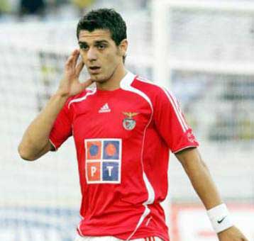 Θέλουν Κατσουράνη και στο Αμβούργο