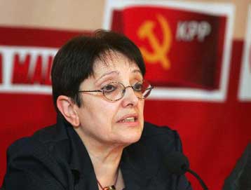 «Η ψήφος σε ΝΔ και ΠΑΣΟΚ είναι επικίνδυνη» τόνισε η Αλέκα Παπαρήγα σε φοιτητές