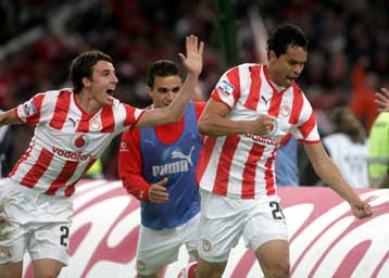 Ο Ολυμπιακός «πέταξε» για Βιετνάμ και μετά… διακοπές