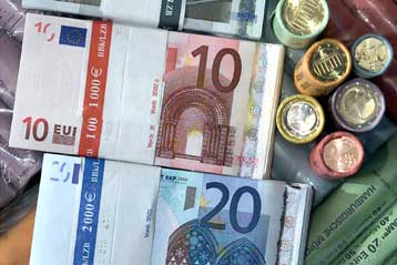 Υποβάθμιση των προοπτικών της ελληνικής οικονομίας από την Fitch