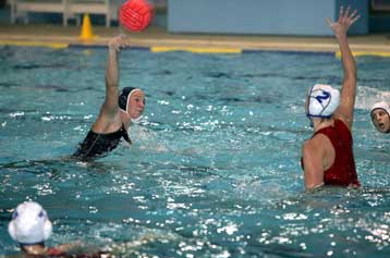 Προβάδισμα τίτλου η Βουλιαγμένη, 6-4 τον Ολυμπιακό