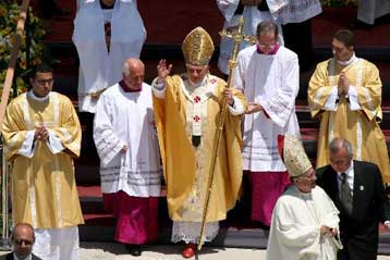 Έκκληση για λύση στο Μεσανατολικό απηύθυνε από τη Βηθλεέμ ο Πάπας Βενέδικτος