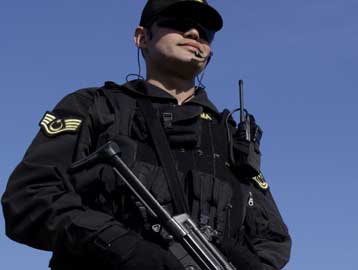 Ομήρους κρατούν ένοπλοι σε υποκατάστημα τράπεζας στην Τουρκία