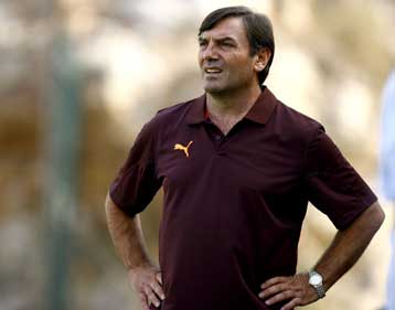 Ο Μπάμπης Τεννές ανέλαβε το «τιμόνι» της Παναχαϊκής