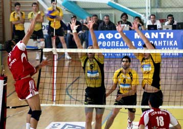 O Ολυμπιακός ανακοίνωσε την απόκτηση του Καλντέιρα από τον Φοίνικα Σύρου