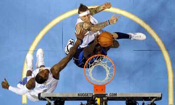 Στο τελικό της Δύσης οι Νάγκετς, περιμένουν Λέικερς ή Ρόκετς