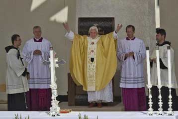 Απορρίψτε την καταστροφική δύναμη του μίσους, καλεί ο Πάπας από τη Ναζαρέτ