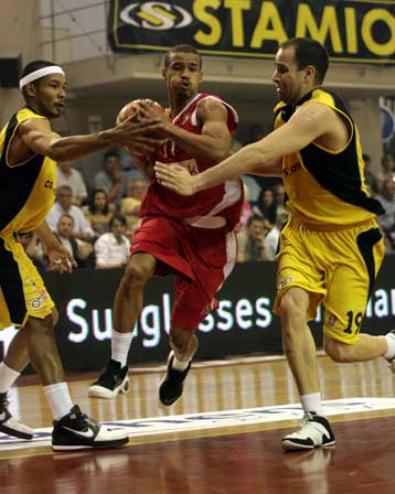 Ο Ολυμπιακός «απέδρασε» από το Μαρούσι και πάει φουλ για τελικό