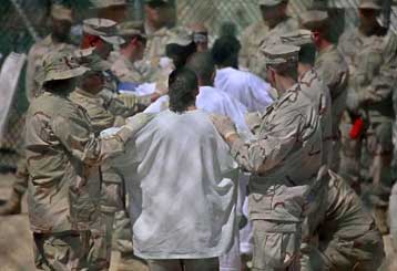 Αναβιώνει τα στρατοδικεία για ορισμένους κρατούμενους του Γκουαντάναμο ο Μπ.Ομπάμα