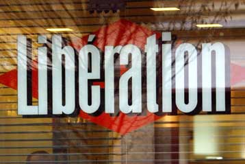 Αναίρεση δίωξης και εντάλματος βίαιης προσαγωγής κατά δημοσιογράφου της Liberation