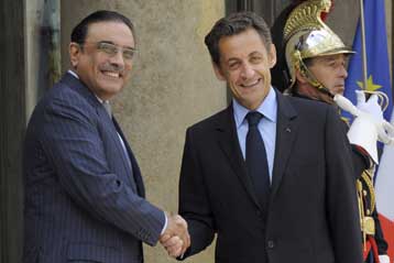 Πυρηνική συνεργασία και ανθρωπιστική βοήθεια πρότεινε η Γαλλία στο Πακιστάν