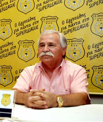 Ο Παπουτσάκης διεύψευσε την ύπαρξη προτάσεων για τον Κουτσιανικούλη