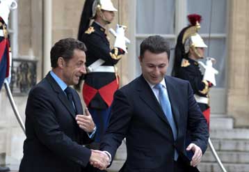 Το ζήτημα της ονομασίας στο επίκεντρο της συνάντησης Σαρκοζί-Γκρούεφσκι στο Παρίσι