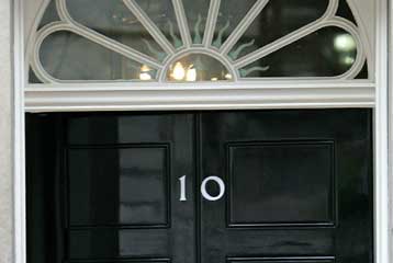 Τρίτος βουλευτής των Εργατικών «καρατομείται» με φόντο το σκάνδαλο των εξόδων