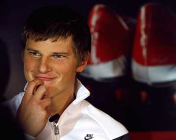 Ο Αρσάβιν… καβάλησε το καλάμι και συμβουλεύει τον Βενγκέρ