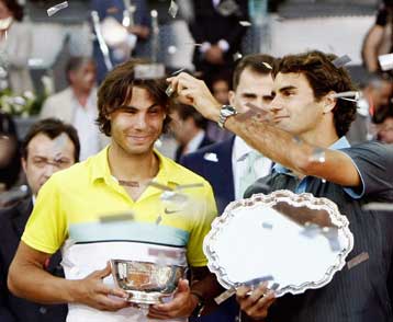 Νίκη του Φέντερερ επί του Ναδάλ στο… χώμα της Μαδρίτης