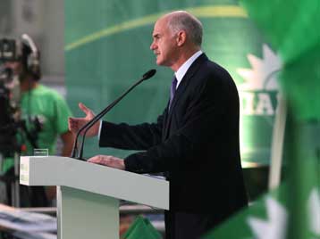 «Η ΝΔ θέλει να βάλει ταφόπλακα στη διαφάνεια» λέει ο Γ.Παπανδρέου από την Πάτρα