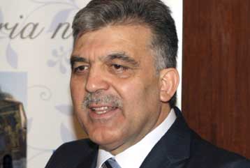 «Απαράδεκτη η εναντίωση στην ένταξη της Τουρκίας στην ΕΕ» λέει ο Γκιουλ από τη Συρία