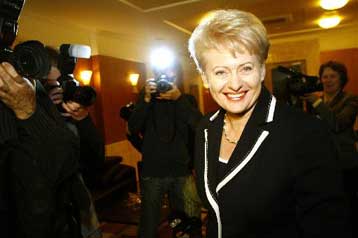 Η επίτροπος της Κομισιόν Ντάλια Γκριμπαουσκάιτε πρόεδρος της Λιθουανίας