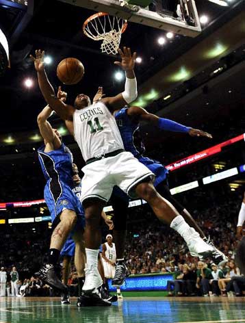 Το Ορλάντο έβγαλε «οφ» τους Σέλτικς, πέρασαν οι Λέικερς