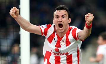 Ανανέωσε και ο Τοροσίδης, «κόκκινος» ως το 2013