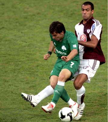 Τραυματίστηκε ο Νίνης και χάνει το ματς με τη Λάρισα