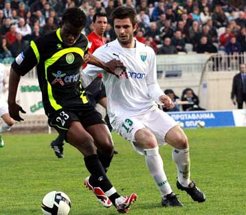 Απάντησε θετικά και παραμένει στον Λεβαδειακό ο Ζησόπουλος