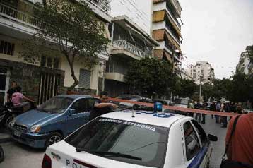 Οικογενειακή τραγωδία με τρεις νεκρούς στην Καλλιθέα