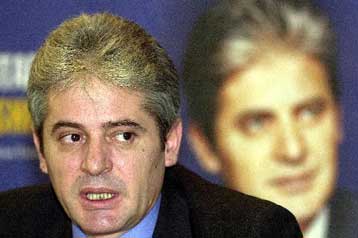 Συμμετοχή στις συνομιλίες για την ονομασία ζητούν τα αλβανικά κόμματα της ΠΓΔΜ