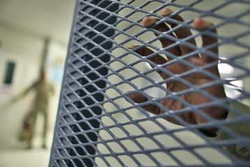 Απορρίπτει η Γερουσία το σχέδιο για το Γκουαντάναμο και ζητά λεπτομέρειες