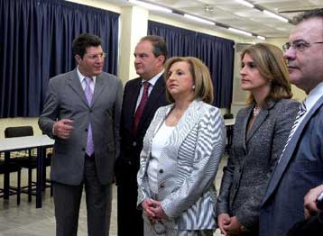 Με έργα απαντάμε στα «κούφια λόγια» δήλωσε από τον ΟΑΕΔ ο Κ.Καραμανλής