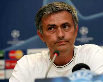 Mετά τον Βενγκέρ και ο Μουρίνιο στο στόχαστρο του Πέρεθ για τη Ρεάλ