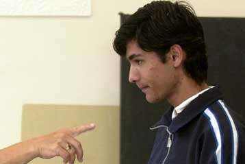 Σοκαρισμένοι οι Τσέχοι από διαφήμιση για «Τελική Λύση» για τους Ρομά