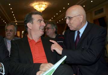 Οδικό χάρτη για μια «Ενεργειακή Επανάσταση» παρουσίασαν οι Greenpeace και EREC